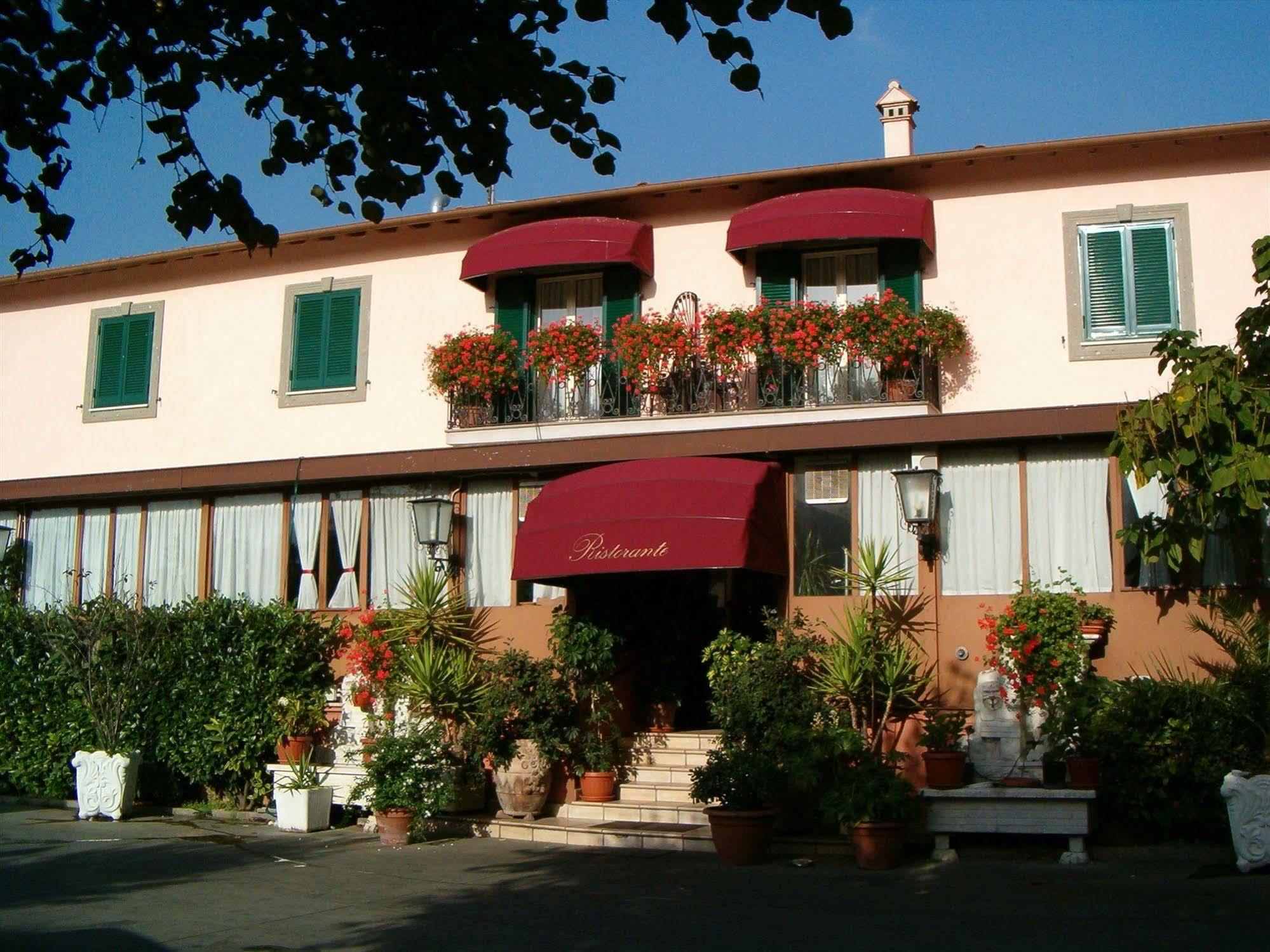 Hotel Squarciarelli Grottaferrata Esterno foto